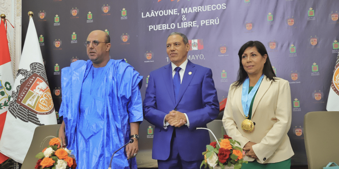 المغرب-البيرو: توقيع اتفاقية توأمة بين بلديتي العيون « بويبلو ليبري »