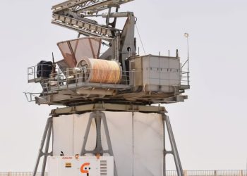 مركز للاختبار والبحث لإزالة الكربون من النقل البحري بالداخلة