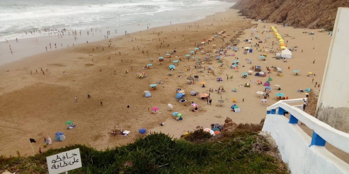شاطئ “إمي نتاركا” بسيدي إفني.. فضاء جذاب لعشاق الاصطياف
