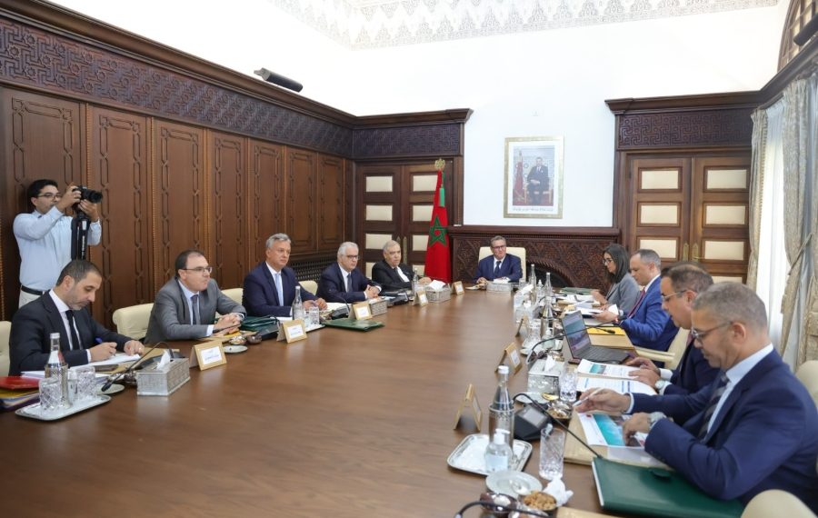 Moroccan Head of Government Aziz Akhannouch chaired, on Thursday in Rabat, a meeting of the steering committee responsible for Morocco's Offer in the field of green hydrogen. During this gathering, a series of projects covering the three regions of the Kingdom's southern provinces were shortlisted.