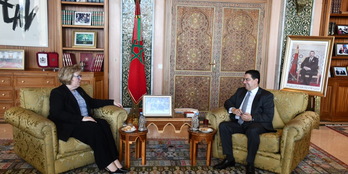 جددت مساعدة وزير الخارجية الأمريكية لشؤون الشرق الأوسط، باربرا ليف، اليوم الجمعة بالرباط، تأكيد دعم الولايات المتحدة الأمريكية للمبادرة المغربية للحكم الذاتي، كحل جدي وموثوق به وواقعي لقضية الصحراء المغربية.