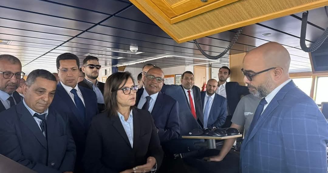 الداخلة.. السيدة الدريوش تقوم بزيارة للمنطقة الجديدة المخصصة لتفريغ مصطادات السفن المجهزة بتقنيات المياه المبردة (RSW)