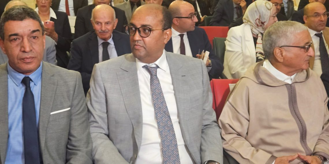 شكل موضوع "دور القضاء في تجسيد الوحدة الوطنية"، محور ندوة وطنية حول القضاء في الصحراء، نظمها المجلس الأعلى للسلطة القضائية، السبت بمدينة العيون، وذلك في إطار الاحتفالات المخلدة للذكرى الخمسين للمسيرة الخضراء.