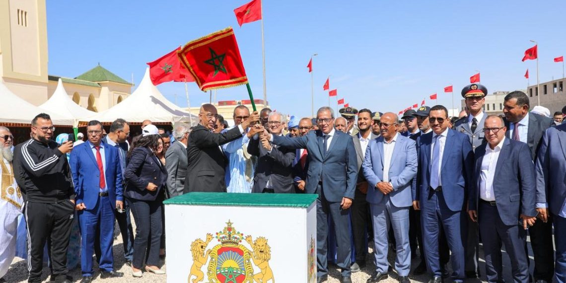 جهة الداخلة - وادي الذهب .. السيد بركة يعطي انطلاقة مشاريع ويط لع على تقدم تنفيذ برامج مهيكلة