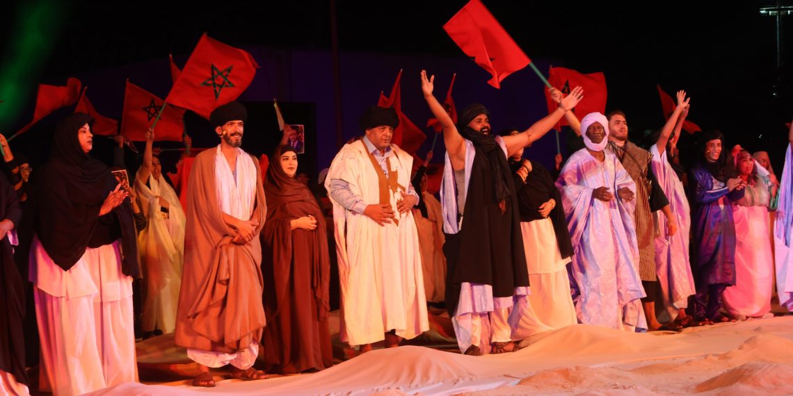 ترأس وزير الشباب والثقافة والتواصل السيد محمد المهدي بنسعيد، ووالي جهة العيون الساقية الحمراء وعدد من المنتخبين، مساء أمس الخميس، عروض نوستالجيا العيون، احتفالا بالذكرى 50 للمسيرة الخضراء المظفرة.